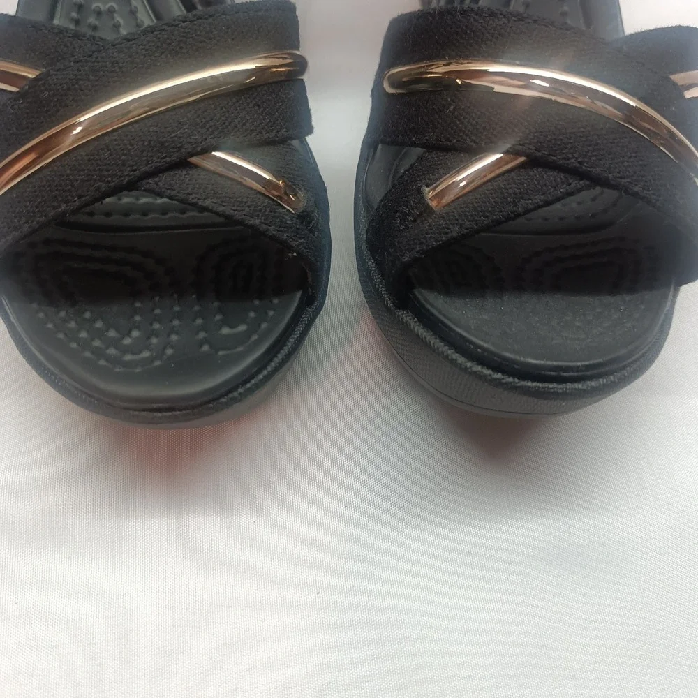 Crocs Leigh II Womens 6 CrossStrap Metalblock Ankle Wedge Black Sandals Comfort